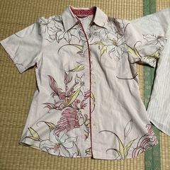 【お取引中】かりゆしウェア　レディースMサイズ　２枚セットの画像