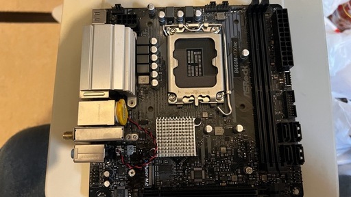 ASrock B660-ITX マザーボード