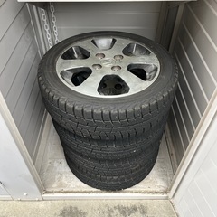 ヨコハマタイヤ　スタッドレス　　4本セット
の画像