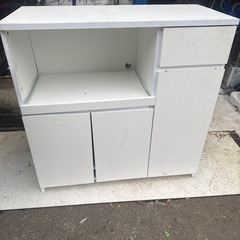 靴箱と電子レンジ台の画像