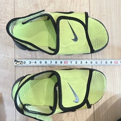 NIKE キッズサンダルの画像