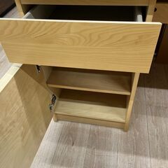 ジモティー割引🏷️【ジャングルジャングル 岸和田和泉インター店】木製デスク 和泉市 堺市 岸和田市 泉大津市 高石市 泉北郡熊取町の画像