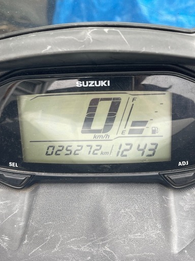 【取引中です】
スズキ バーグマン 125cc 逆輸入 フロント事故 修理済み 自賠責 令和11年8月まで