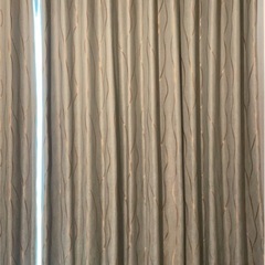 カーテンの画像