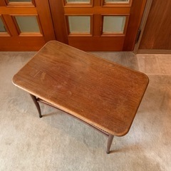 サイドテーブルの画像