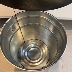 ペール缶型の収納スツール 収納ケースの画像