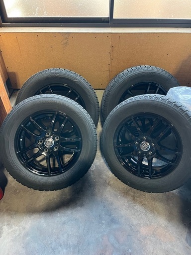 スタッドレス215/60r16 ホイール付
