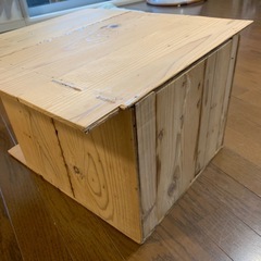 ②謎の木箱、棚のようなものの画像