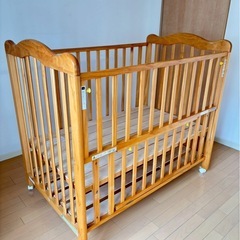 yamatoya　木製ベビーベッド　キャスター付きの画像