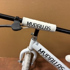 MY PALLAS マイパラス キッズバイク ホワイト 子供用 ペダルなし スタンド付き・自転車の練習用にお勧め！ の画像