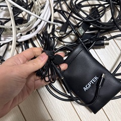 マイクやコード、変換器など色々の画像