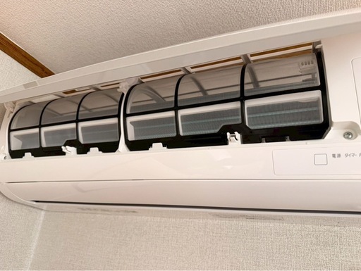 【2021年製】アイリスオーヤマ エアコン 2.8kw 8〜12畳用（IRA-2804R）2/27取り外し済み