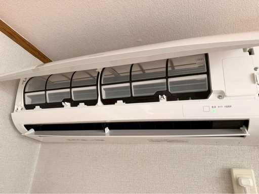 【2021年製】アイリスオーヤマ エアコン 2.8kw 8〜12畳用（IRA-2804R）2/27取り外し済み