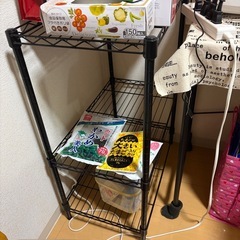 Amazonベーシック 3段スチールラック 2つの画像