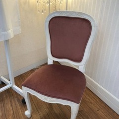 ダイニングテーブルの画像