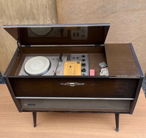 骨董品的なステレオ　いろいろな用途でご活用下さい　12000円でお譲りします