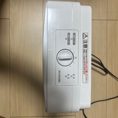 アイリスオーヤマ 人感センサー付 セラミックファンヒーター PCH-125D-W 600/1200Wの画像