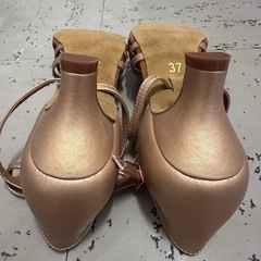 【新品】プロ仕様 ラテンダンスシューズ（サイズ37）の画像