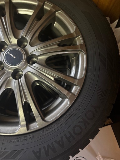 【プリウス用】195/65R15 スタッドレス4本 ヨコハマ ほぼ新品 2〜3ヶ月使用 アルミ付