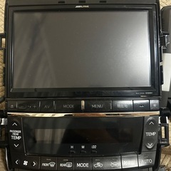 多少の値段交渉有り。アルパイン　EX009V-AV　フリップダウンモニター、ブラケット付き　シリアル番号H30974823　ヴェルファイヤに使用　api2716の画像