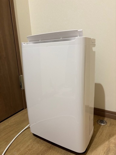 <取引中>コンプレッサー式除湿機　購入後半年