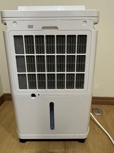 <取引中>コンプレッサー式除湿機　購入後半年