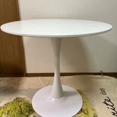 ［無料］白の丸テーブル（早めに取りに来ていただける方優先）の画像