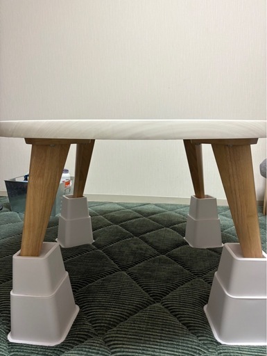 オシャレな円形テーブル