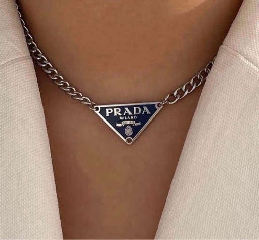PRADA トライアングルネックレス シルバー