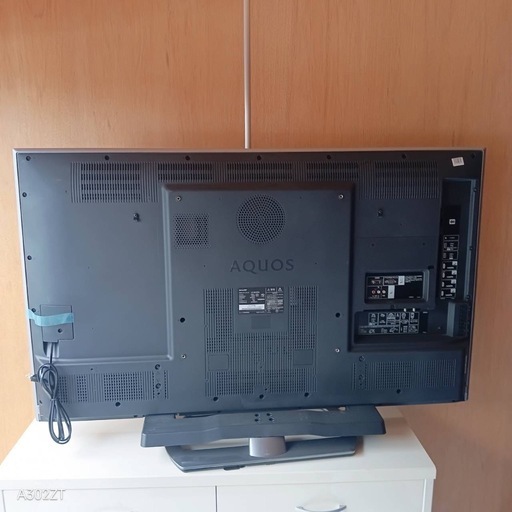 F☆N009 送料無料 ショールーム展示品SHARP液晶テレビ52インチ (白家電