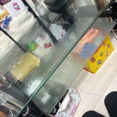 ガラステーブルの画像