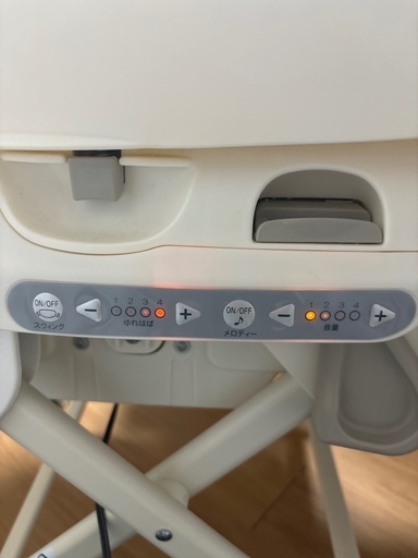 （美品）コンビ電動バウンサー