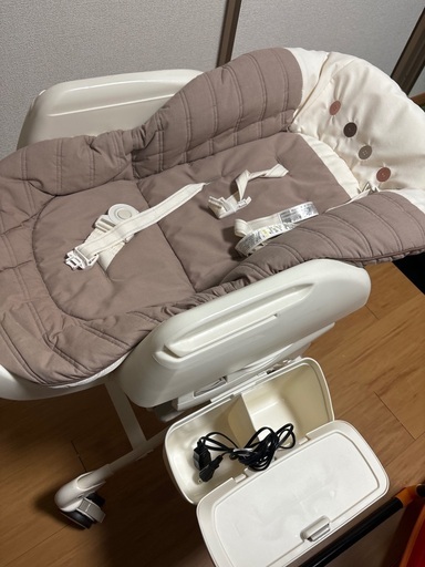 （美品）コンビ電動バウンサー