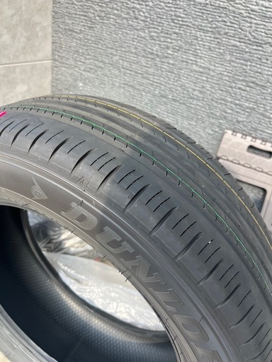 【ほぼ新品】ダンロップ タイヤ 225/60R16 4本セット 2025年製