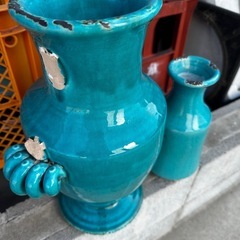 ターコイズブルー 花瓶の画像