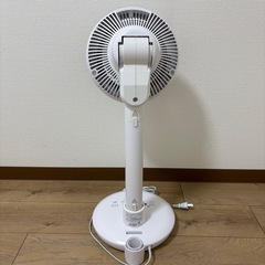 【美品】アイリスオーヤマ サーキュレーター 扇風機 首振り STF-DC15TC-W の画像