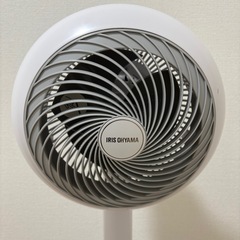 【美品】アイリスオーヤマ サーキュレーター 扇風機 首振り STF-DC15TC-W の画像