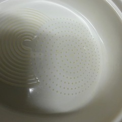 離乳食調理セット と ボーロの入れ物の画像