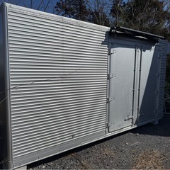 コンテナ倉庫 物置 シャッター 雨避けオーニング付 アルミの画像