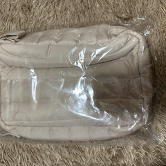 新品ベージュ犬おむつポーチとおむつ替え用防水シートの画像