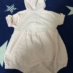 前開き　半袖ロンパース　フード付き　80サイズの画像