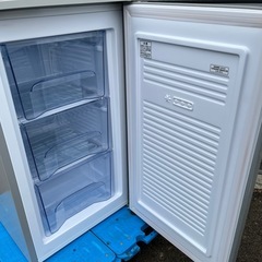 【受付終了】IRIS OHYAMA/アイリスオーヤマ ノンフロン冷凍庫 KUSD-6B-H 2020年製 60L 右開き 動作品の画像