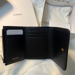 YSL財布の画像