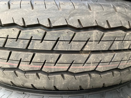 新車剥がし　DUNLOP 195/80R15 25年製 夏タイヤ