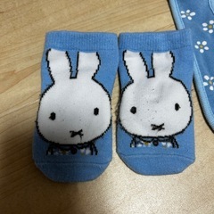 ミッフィー　スタイ＆靴下セットの画像