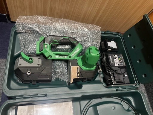 日立
 コードレスロータリバンドソー 18V-5.0Ah CB18DBL