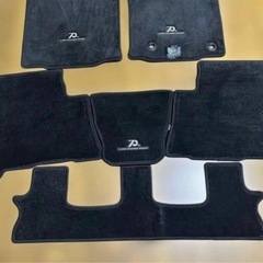 ランドクルーザープラド 150系後期 純正フロアマット 70周年 7人乗り様の画像