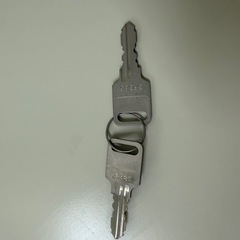 スチールキャビネット鍵付き2個セットの画像