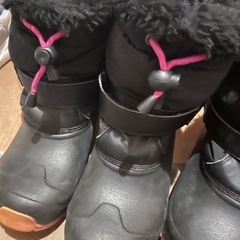 子ども用 ブラック スキー ブーツ　ボアブーツ　防水　２足セット　双子　年子の画像