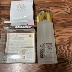 化粧水　ファンデーションの画像